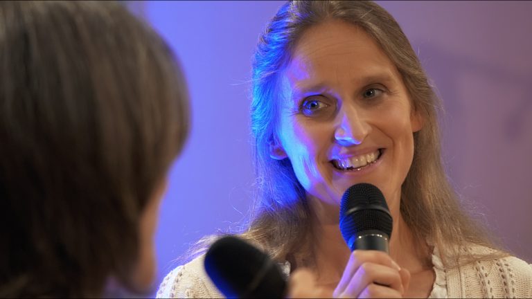 Lass mich erzählen - Anja Schraa